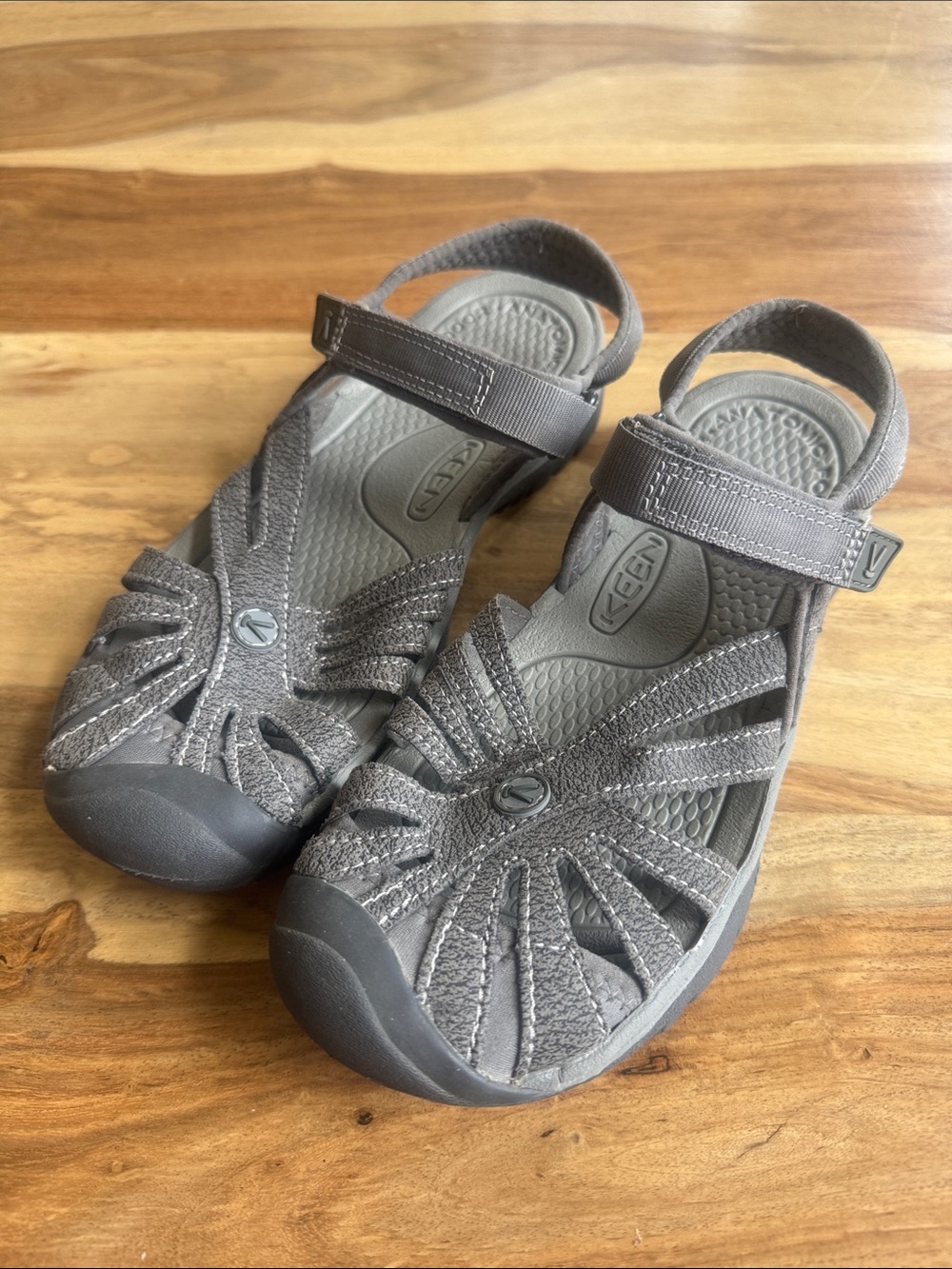 KEEN Women's Rose sandals Gray 7.5 - Picture 2 of 8